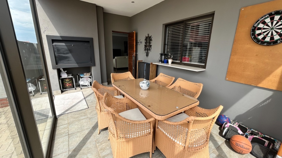 4 Bedroom Property for Sale in Wild Olive Estate Free State